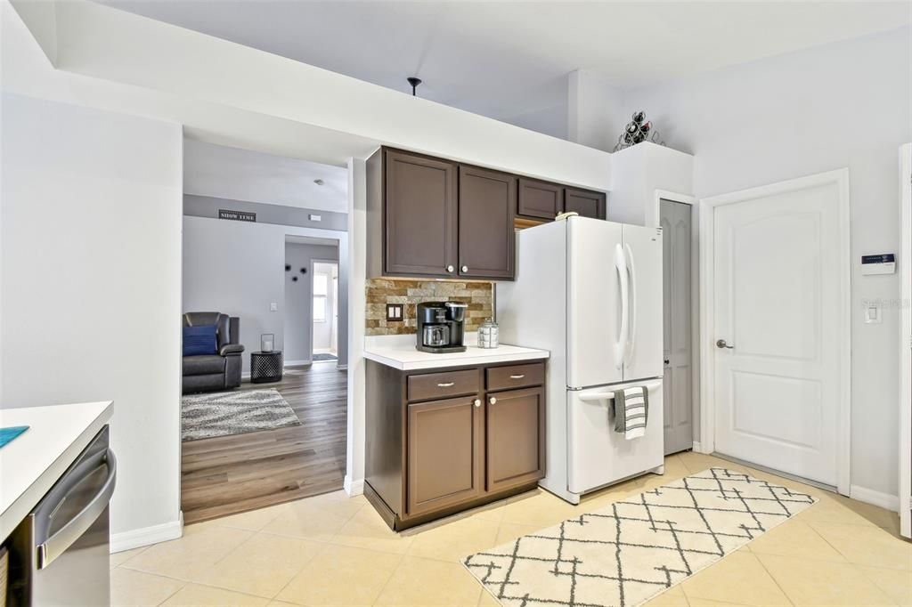 For Sale: $375,000 (3 beds, 2 baths, 1578 Square Feet)