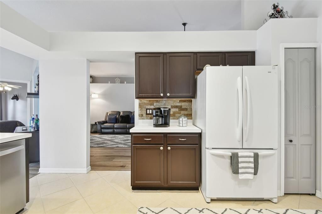 For Sale: $375,000 (3 beds, 2 baths, 1578 Square Feet)