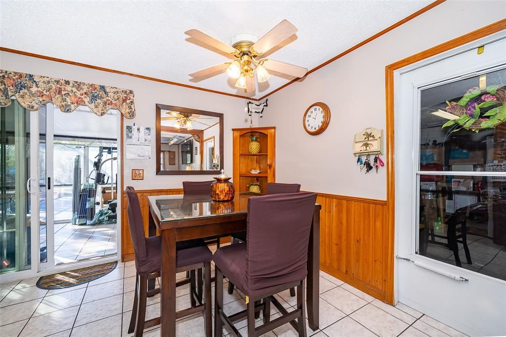 For Sale: $275,000 (2 beds, 2 baths, 984 Square Feet)