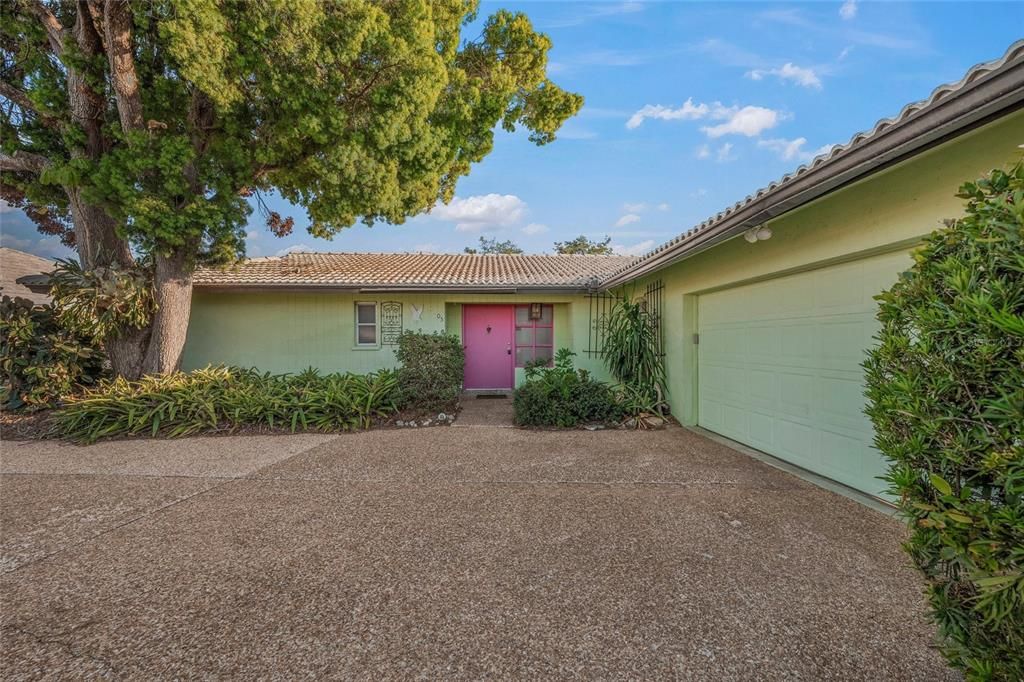 Active With Contract: $429,900 (2 beds, 2 baths, 1796 Square Feet)