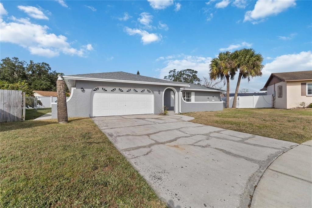 Active With Contract: $385,000 (3 beds, 2 baths, 1923 Square Feet)