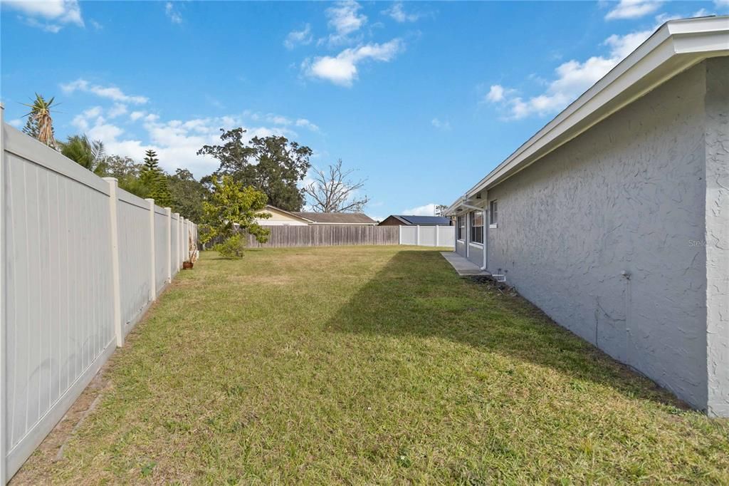 Active With Contract: $385,000 (3 beds, 2 baths, 1923 Square Feet)