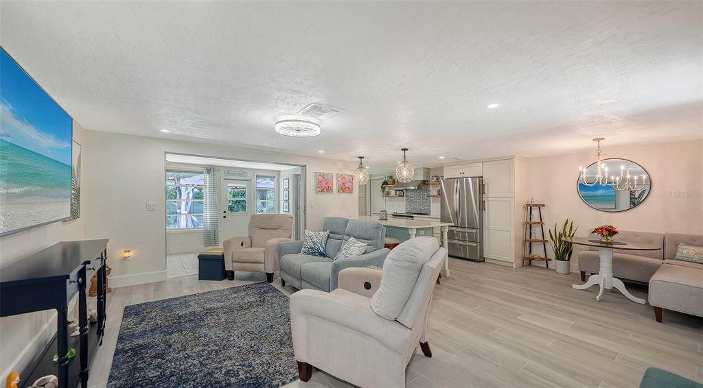 living room/kitchen open floor plan