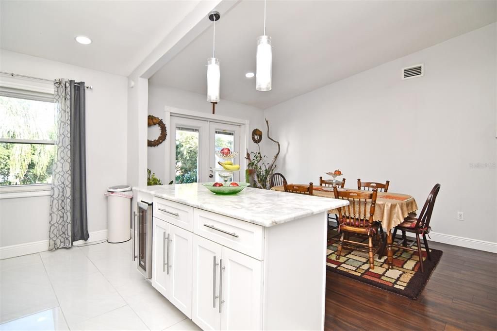 For Sale: $365,000 (3 beds, 2 baths, 1324 Square Feet)