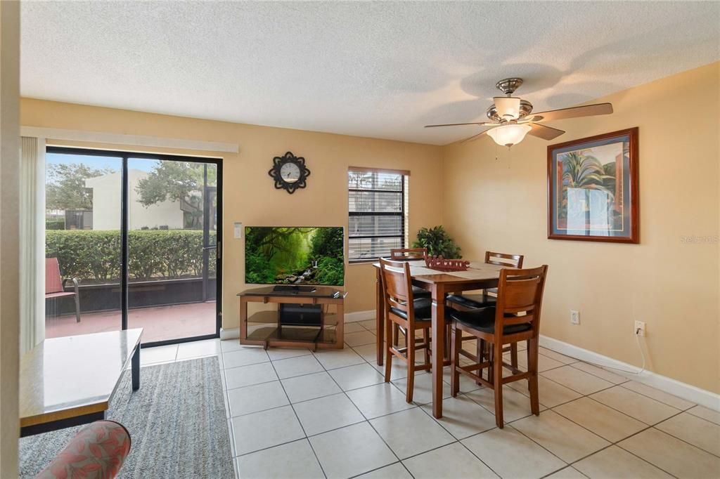 For Sale: $246,000 (2 beds, 2 baths, 1052 Square Feet)