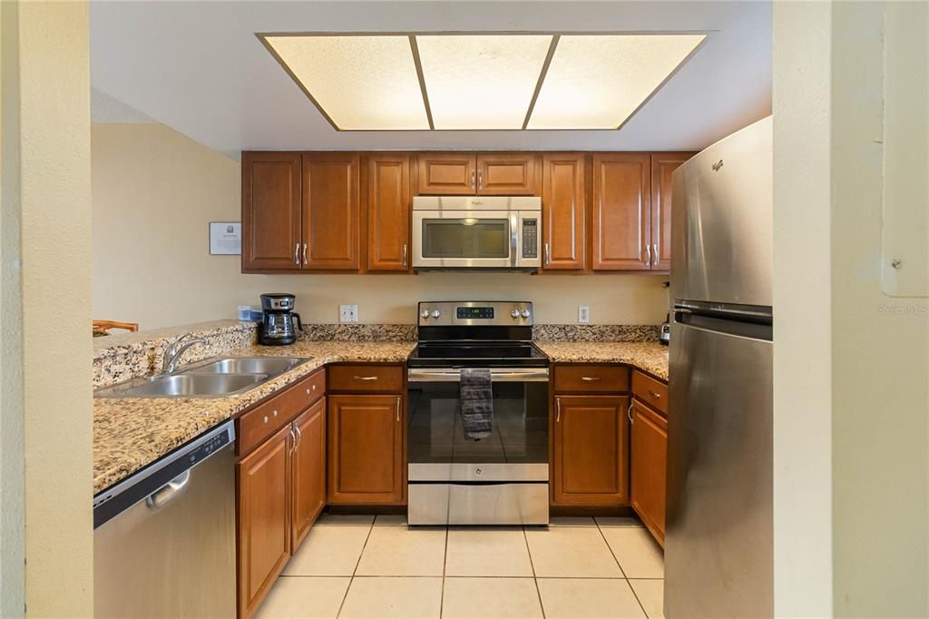 For Sale: $246,000 (2 beds, 2 baths, 1052 Square Feet)