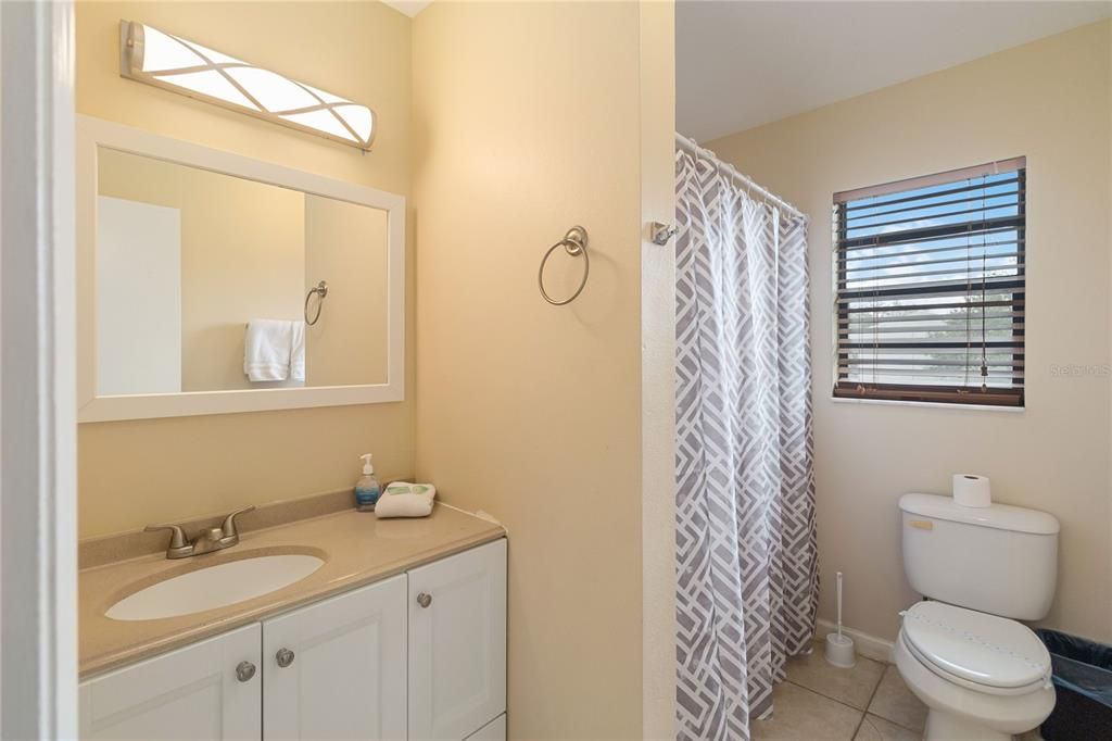 For Sale: $246,000 (2 beds, 2 baths, 1052 Square Feet)