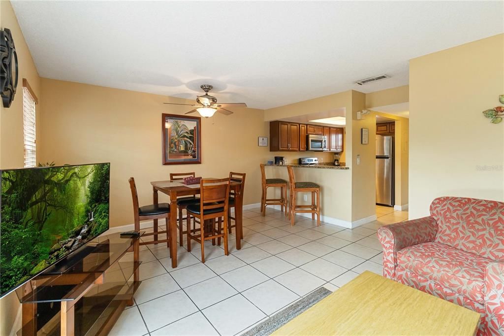 For Sale: $246,000 (2 beds, 2 baths, 1052 Square Feet)