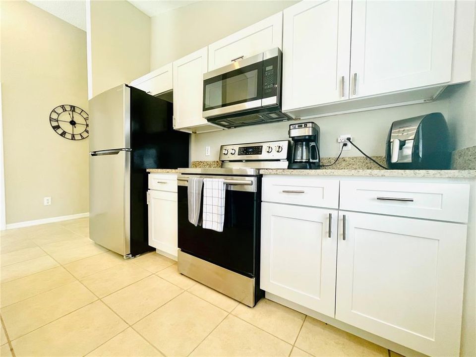 For Rent: $2,590 (3 beds, 2 baths, 1104 Square Feet)