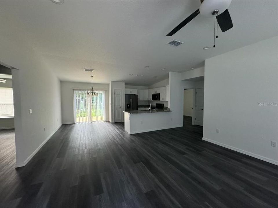 For Rent: $1,675 (3 beds, 2 baths, 1323 Square Feet)