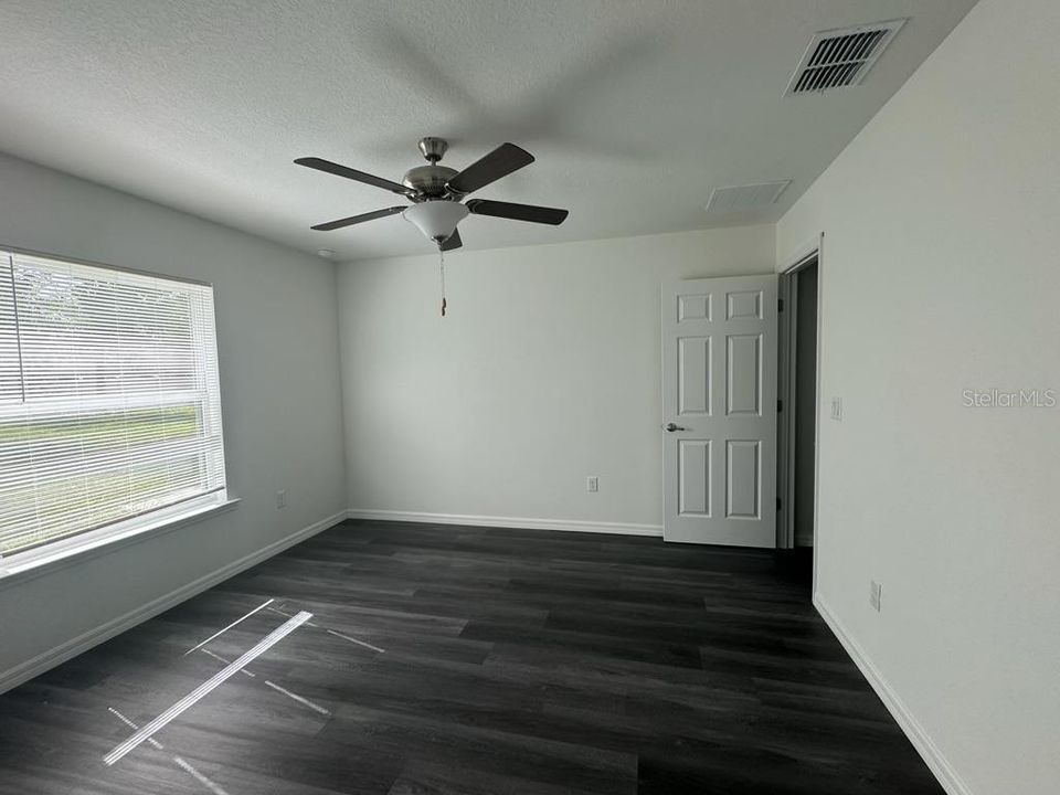 For Rent: $1,675 (3 beds, 2 baths, 1323 Square Feet)