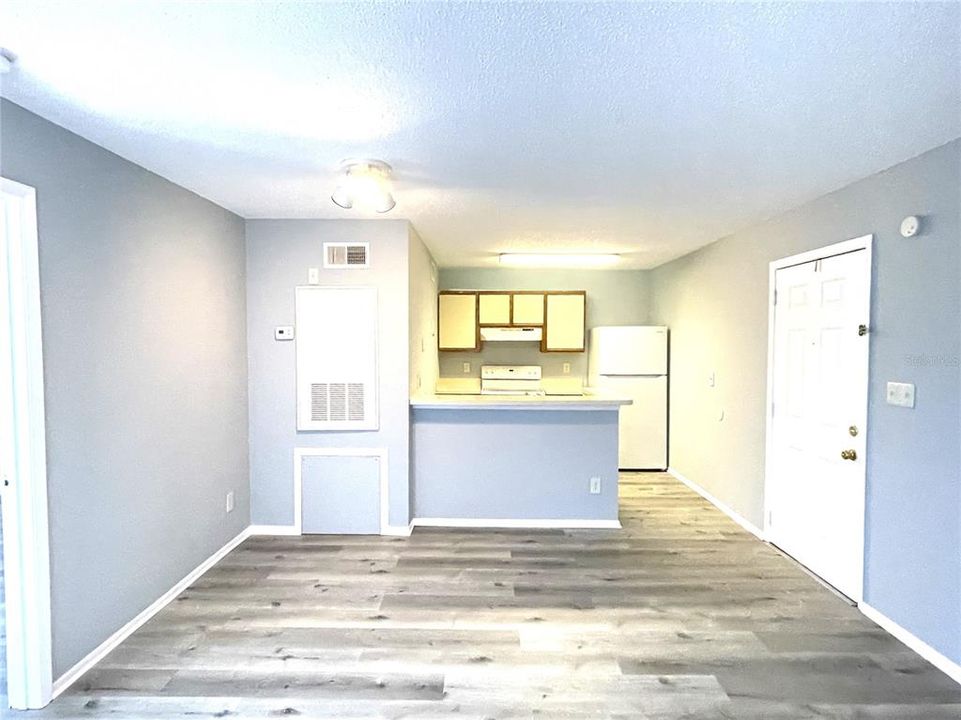 For Sale: $118,000 (1 beds, 1 baths, 618 Square Feet)