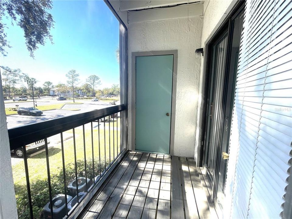 For Sale: $118,000 (1 beds, 1 baths, 618 Square Feet)