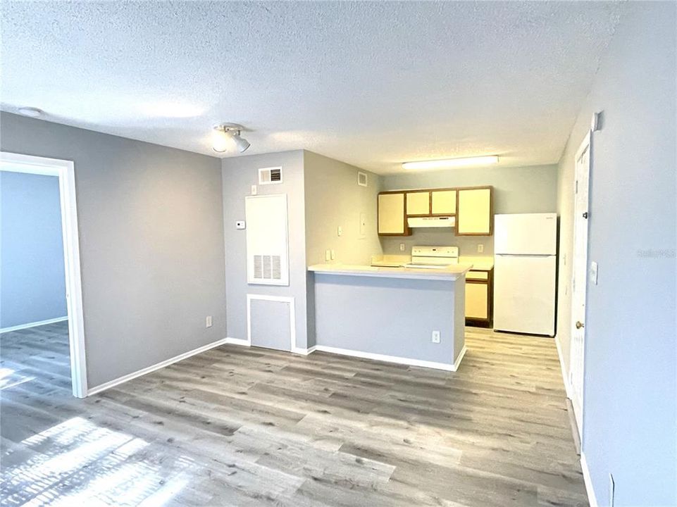 For Sale: $118,000 (1 beds, 1 baths, 618 Square Feet)