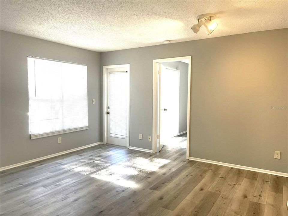 For Sale: $118,000 (1 beds, 1 baths, 618 Square Feet)