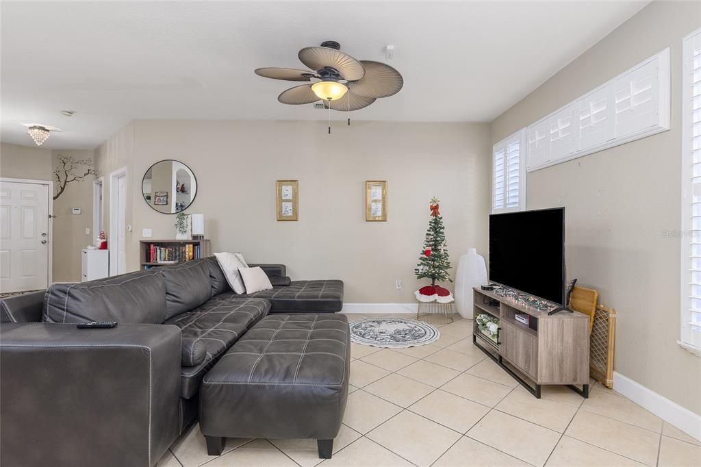 For Sale: $229,000 (2 beds, 2 baths, 1064 Square Feet)