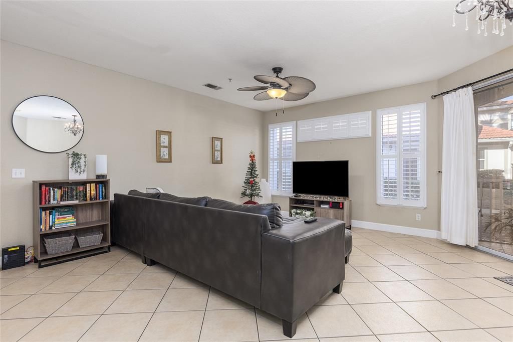 For Sale: $229,000 (2 beds, 2 baths, 1064 Square Feet)