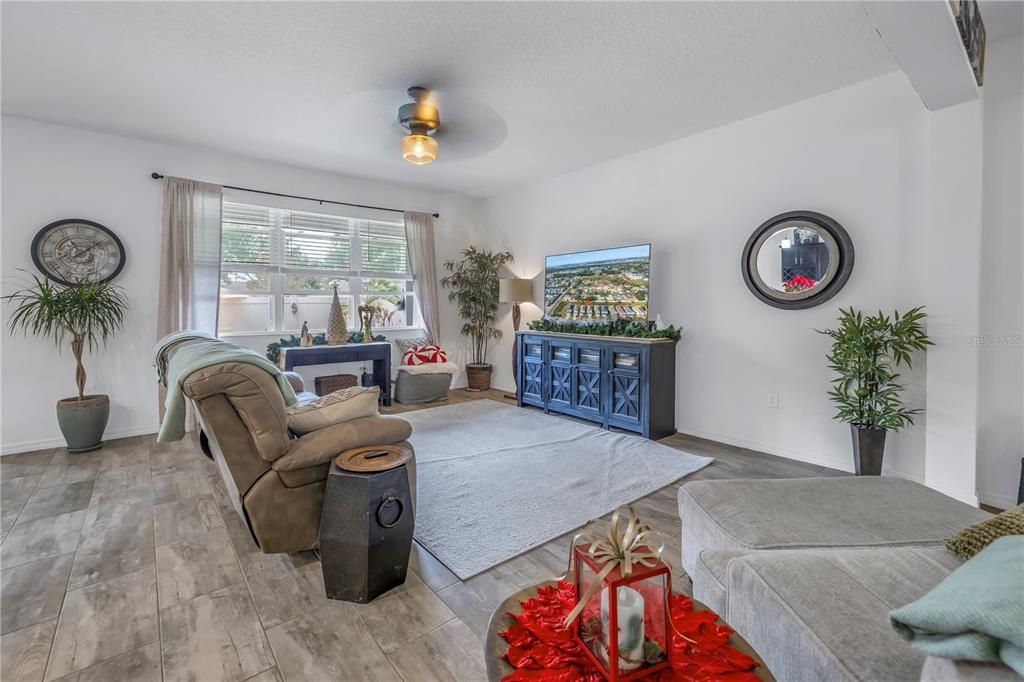 For Sale: $839,000 (4 beds, 2 baths, 2967 Square Feet)