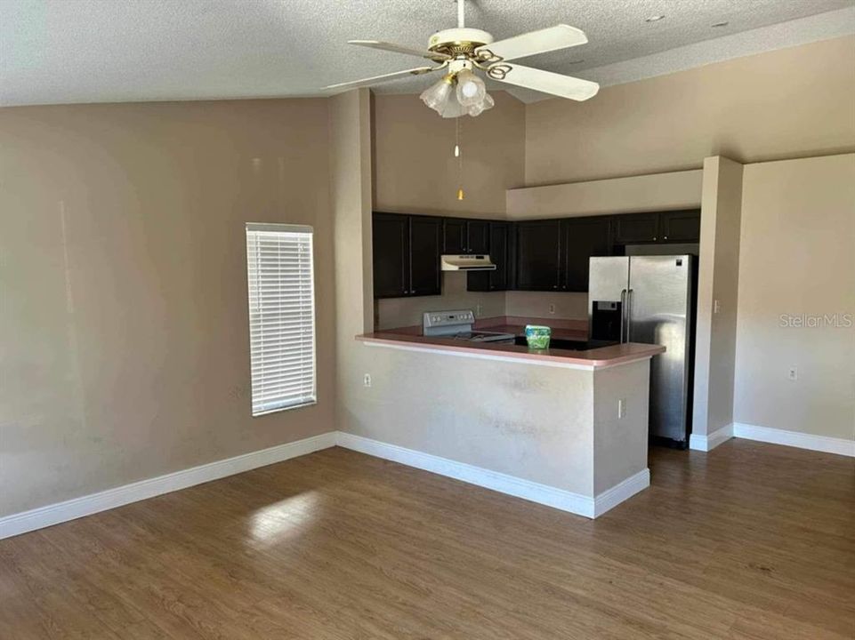 For Sale: $249,999 (3 beds, 2 baths, 1050 Square Feet)