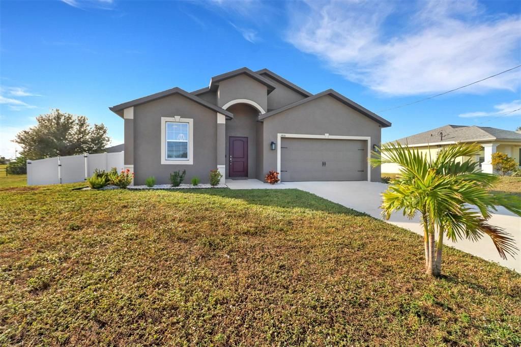 For Sale: $359,900 (4 beds, 2 baths, 1853 Square Feet)