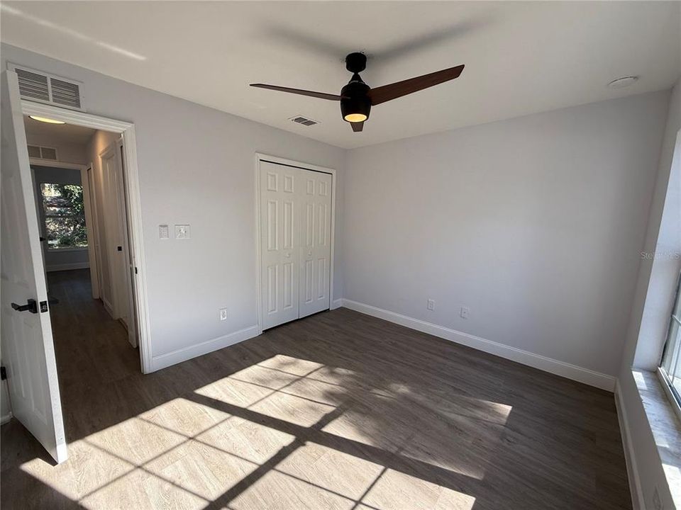 For Sale: $335,000 (3 beds, 2 baths, 1259 Square Feet)