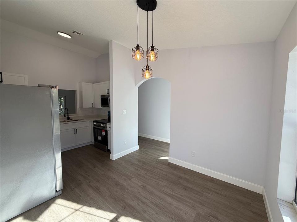 For Sale: $335,000 (3 beds, 2 baths, 1259 Square Feet)