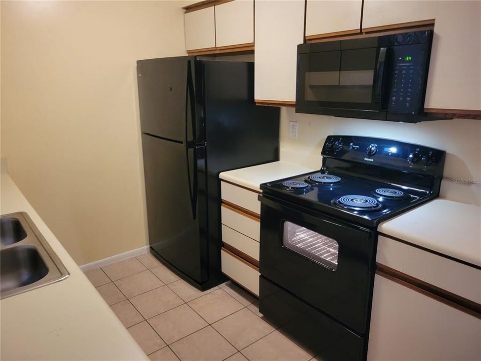 For Rent: $1,550 (2 beds, 2 baths, 996 Square Feet)