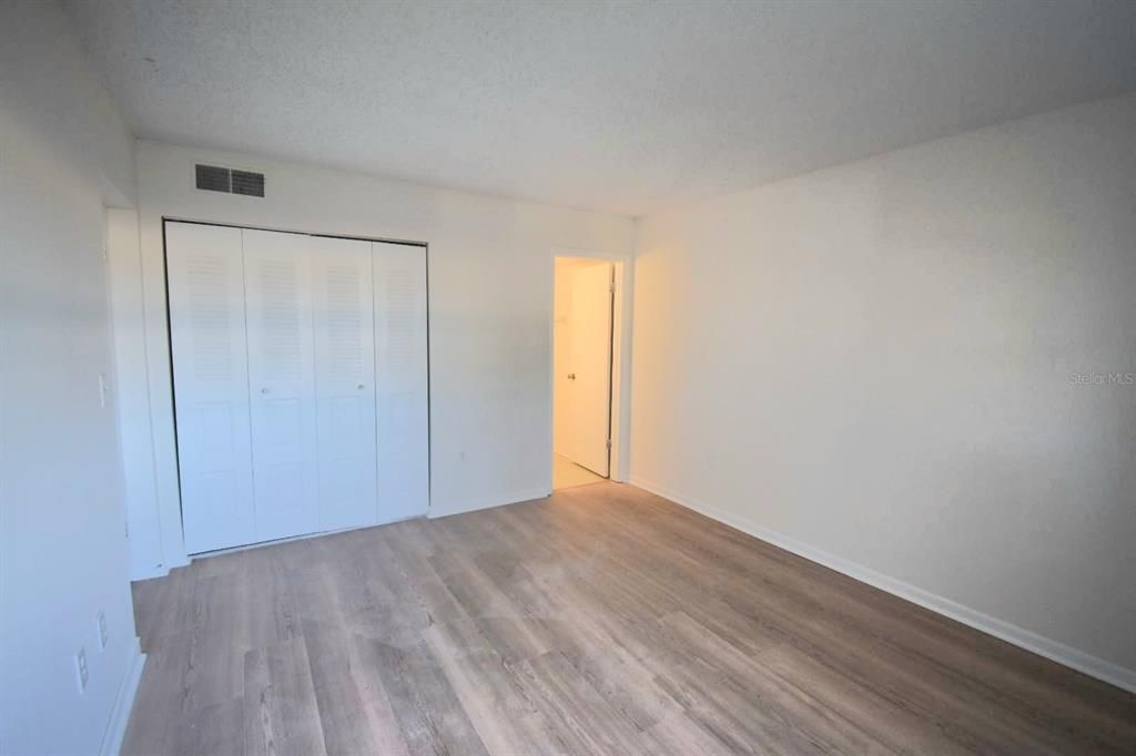 For Sale: $162,000 (2 beds, 2 baths, 965 Square Feet)