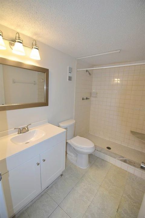 For Sale: $162,000 (2 beds, 2 baths, 965 Square Feet)