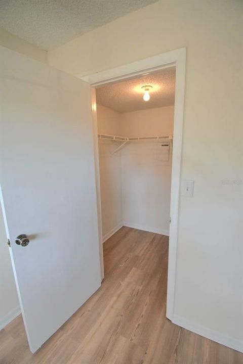 For Sale: $162,000 (2 beds, 2 baths, 965 Square Feet)