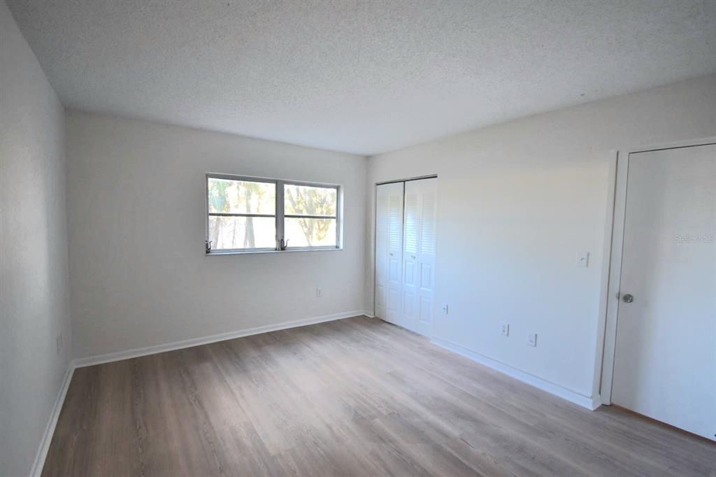 For Sale: $162,000 (2 beds, 2 baths, 965 Square Feet)