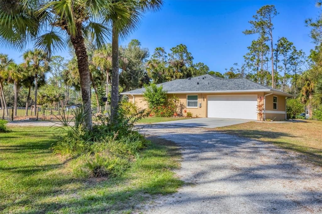 For Sale: $689,000 (3 beds, 2 baths, 1596 Square Feet)