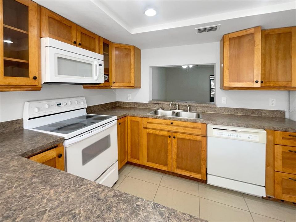 For Sale: $190,000 (2 beds, 2 baths, 1278 Square Feet)