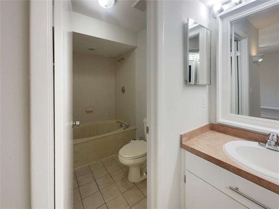 For Sale: $190,000 (2 beds, 2 baths, 1278 Square Feet)