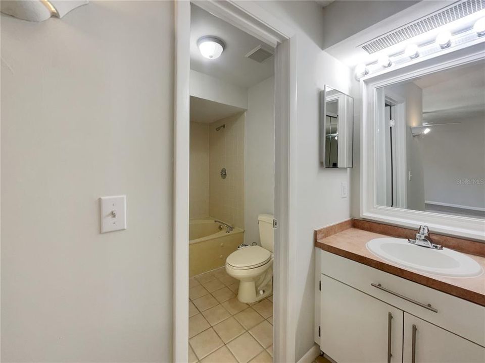 For Sale: $190,000 (2 beds, 2 baths, 1278 Square Feet)