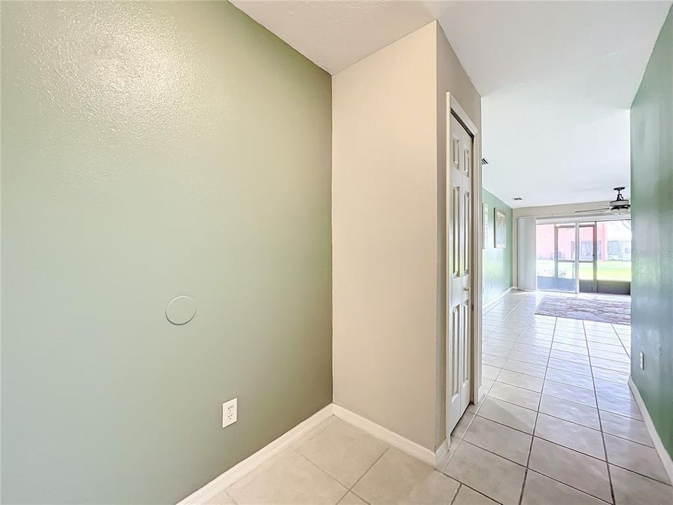 For Sale: $219,000 (2 beds, 2 baths, 1058 Square Feet)