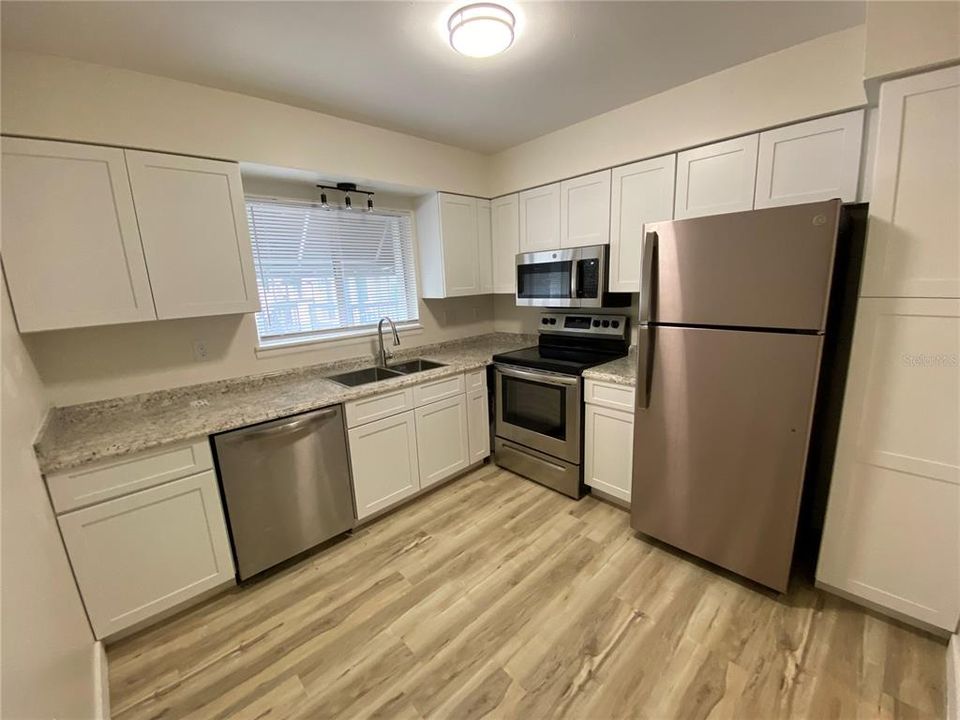 For Sale: $179,000 (2 beds, 2 baths, 1125 Square Feet)