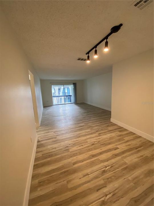 For Sale: $179,000 (2 beds, 2 baths, 1125 Square Feet)