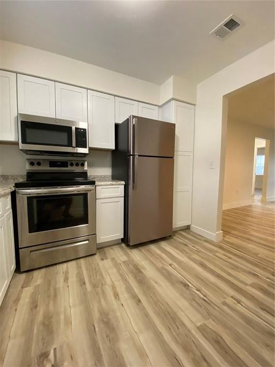 For Sale: $179,000 (2 beds, 2 baths, 1125 Square Feet)