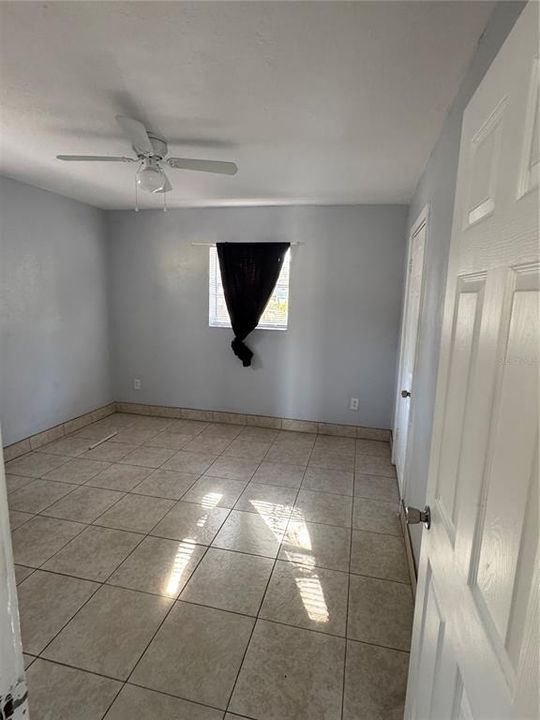 For Rent: $1,000 (2 beds, 1 baths, 720 Square Feet)