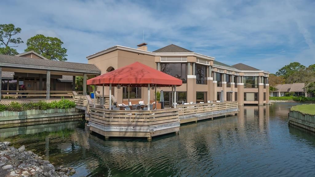 Clubhouse Outdoor Dining