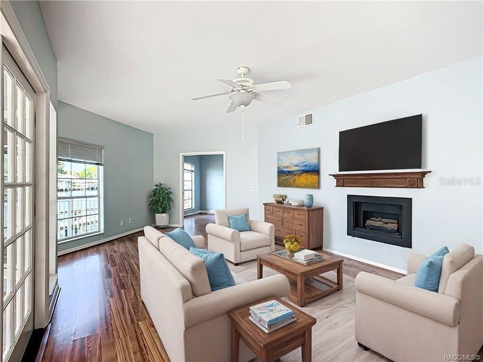 For Sale: $449,000 (2 beds, 2 baths, 1308 Square Feet)