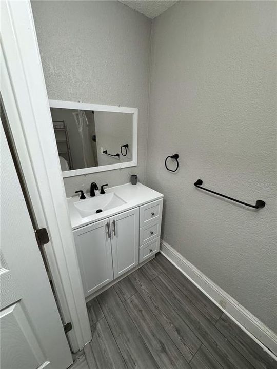 Unit B Bathroom