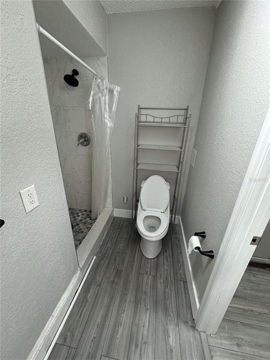 Unit B Bathroom