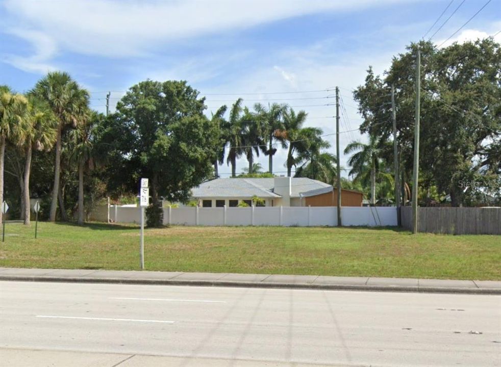 En Venta: $139,000 (0.25 acres)