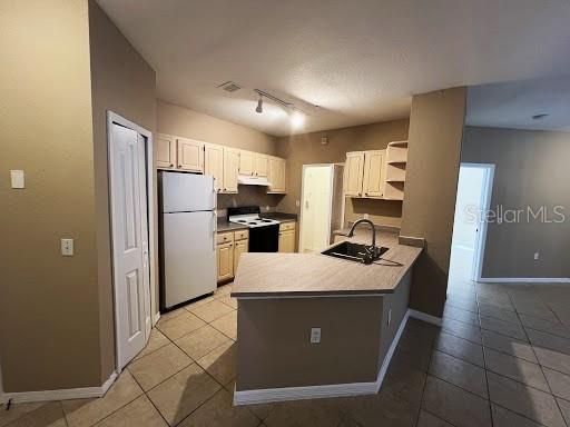 For Rent: $1,675 (2 beds, 2 baths, 1111 Square Feet)