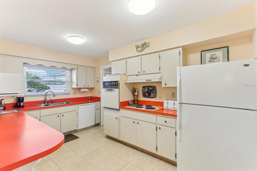 For Sale: $224,900 (3 beds, 2 baths, 1742 Square Feet)