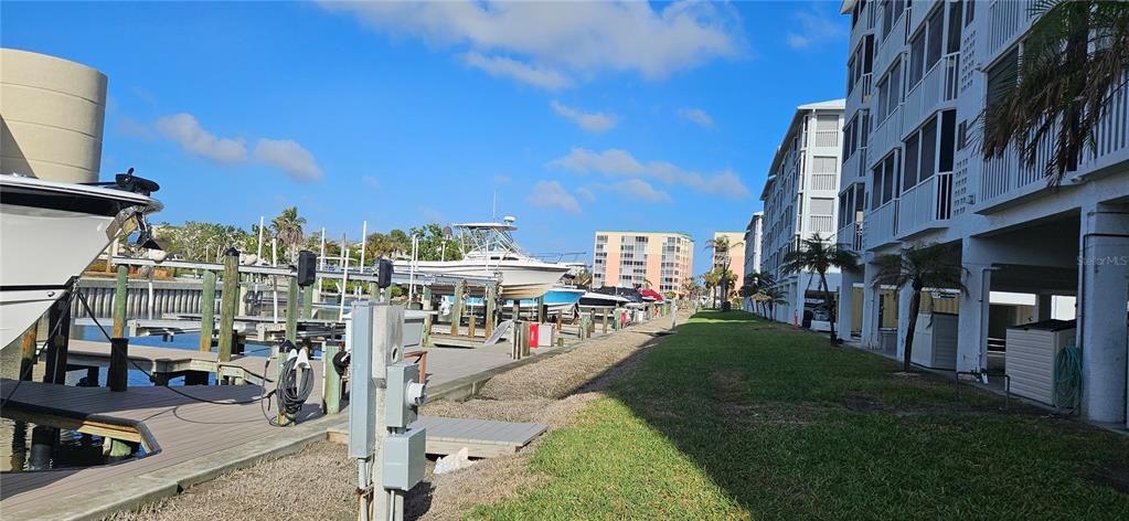 For Rent: $2,200 (2 beds, 2 baths, 1156 Square Feet)