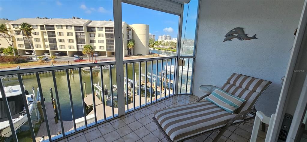 For Rent: $2,200 (2 beds, 2 baths, 1156 Square Feet)