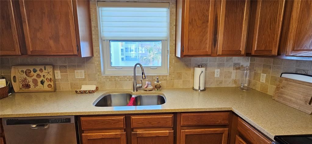 For Rent: $2,200 (2 beds, 2 baths, 1156 Square Feet)